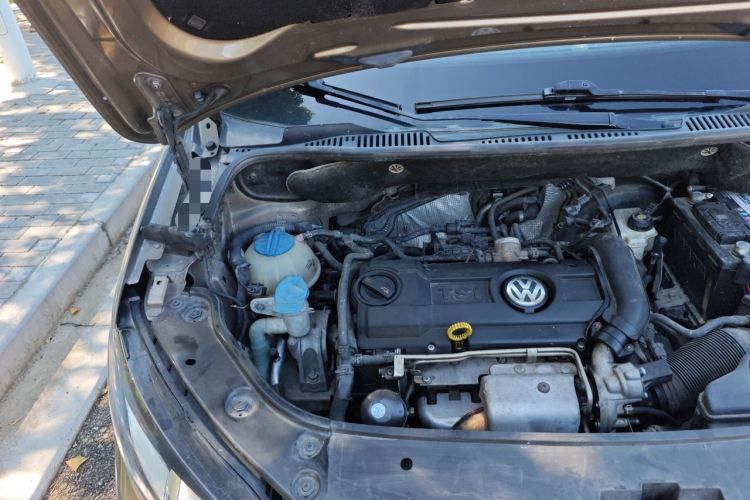 Used Volkswagen Touran 2015 1.4T DSG Comfort Edition 5 Seats Engine Bay Right