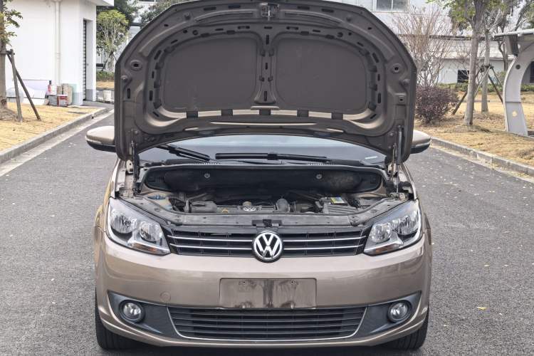 Used Volkswagen Touran 2015 1.4T DSG Comfort Edition 5 Seats Engine Bay