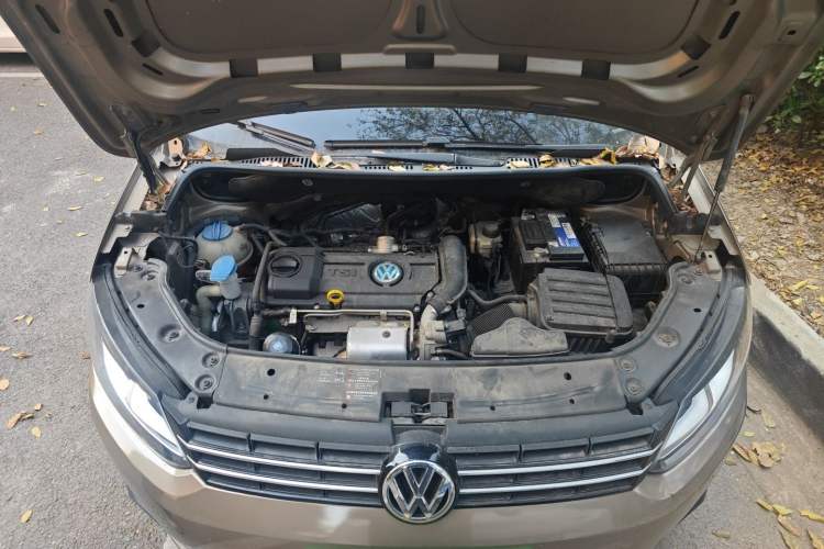 Used Volkswagen Touran 2015 1.4T DSG Comfort Edition 5 Seats Engine Bay
