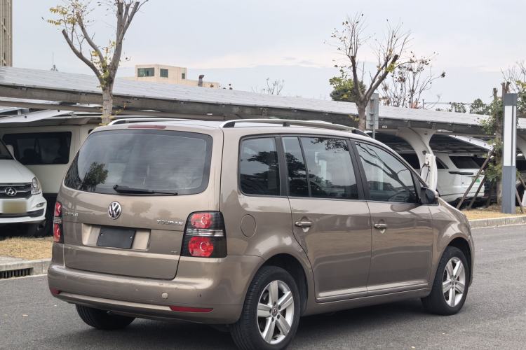 Used Volkswagen Touran 2015 1.4T DSG Comfort Edition 5 Seats Exterior 11