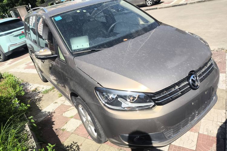Used Volkswagen Touran 2015 1.4T DSG Comfort Edition 5 Seats Exterior 2