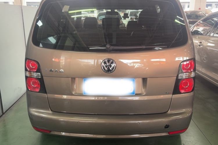 Used Volkswagen Touran 2015 1.4T DSG Comfort Edition 5 Seats Exterior 2