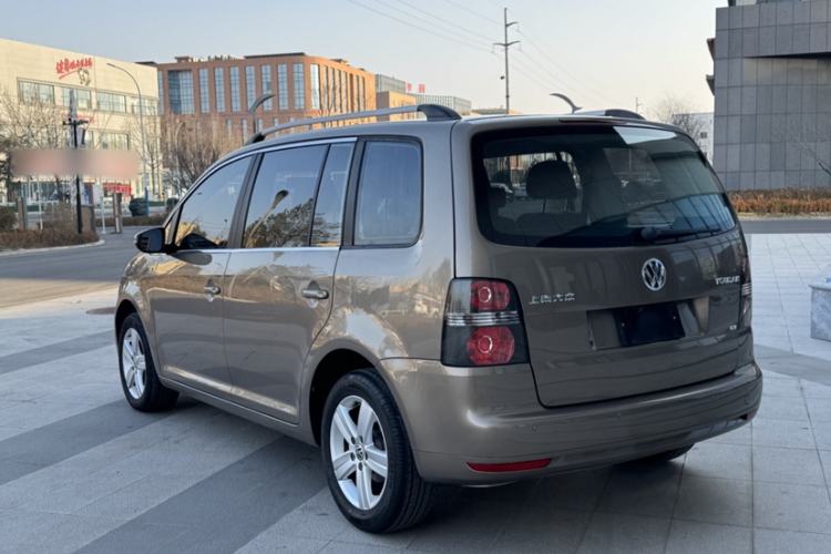 Used Volkswagen Touran 2015 1.4T Manual Fashion Edition 5-Seater Exterior 2