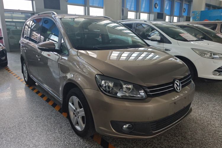 Used Volkswagen Touran 2015 1.4T DSG Comfort Edition 5 Seats Exterior 2