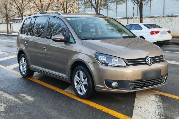 Used Volkswagen Touran 2015 1.4T DSG Comfort Edition 5 Seats Exterior 2
