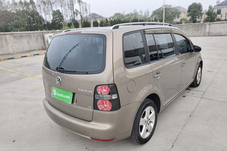 Used Volkswagen Touran 2015 1.4T DSG Comfort Edition 5 Seats Exterior 3