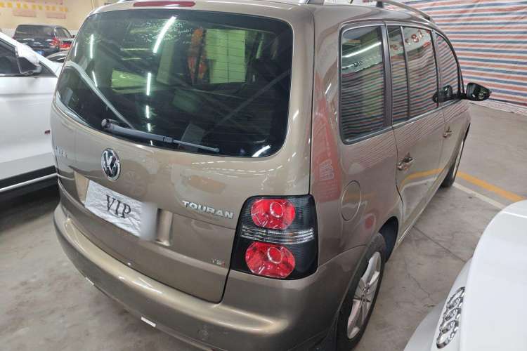 Used Volkswagen Touran 2015 1.4T DSG Comfort Edition 5 Seats Exterior 3