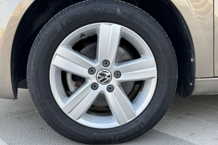 Used Volkswagen Touran 2015 1.4T Manual Fashion Edition 5-Seater Exterior 3
