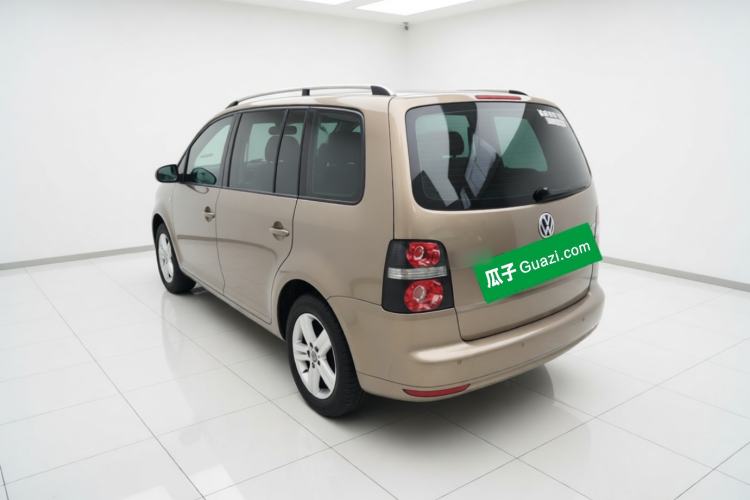 Used Volkswagen Touran 2015 1.4T DSG Comfort Edition 5 Seats Exterior 3