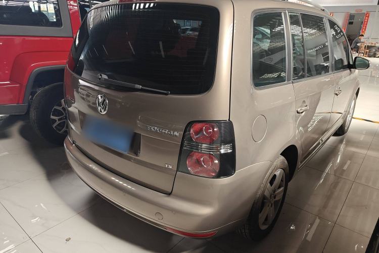Used Volkswagen Touran 2015 1.4T DSG Comfort Edition 5 Seats Exterior 3