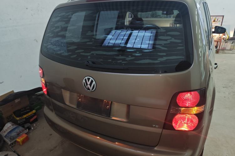 Used Volkswagen Touran 2015 1.4T Manual Comfort Edition 5-Seater Exterior 4