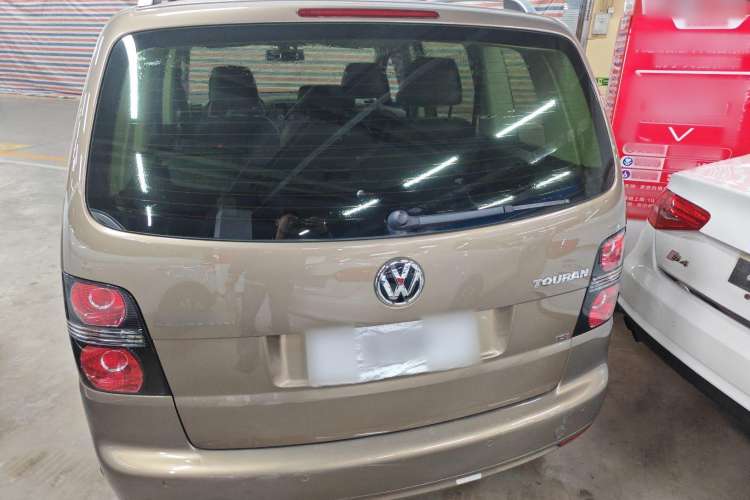 Used Volkswagen Touran 2015 1.4T DSG Comfort Edition 5 Seats Exterior 4