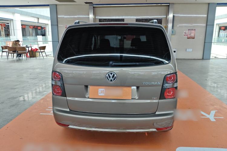 Used Volkswagen Touran 2015 1.4T Manual Fashion Edition 5-Seater Exterior 4