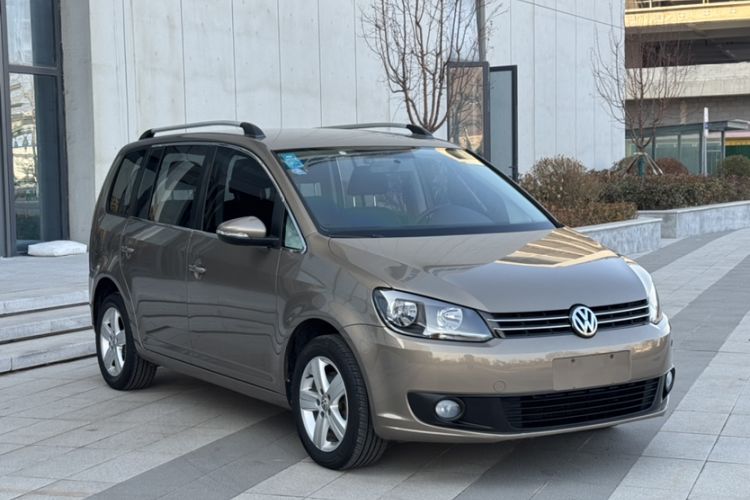 Used Volkswagen Touran 2015 1.4T Manual Fashion Edition 5-Seater Exterior 5