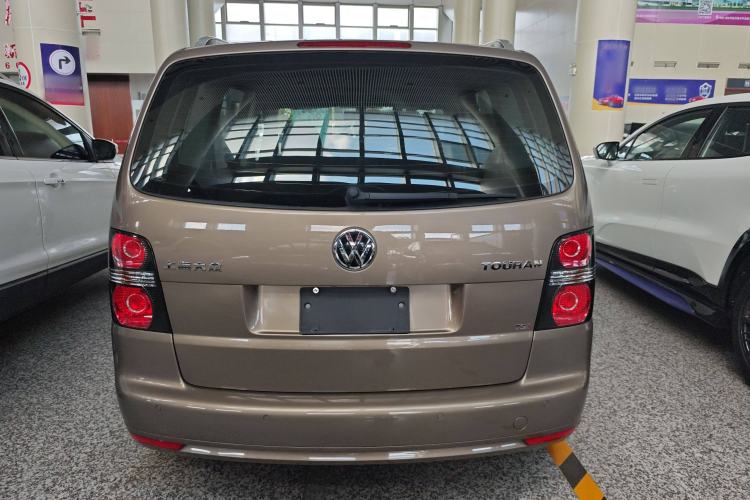 Used Volkswagen Touran 2015 1.4T DSG Comfort Edition 5 Seats Exterior 5
