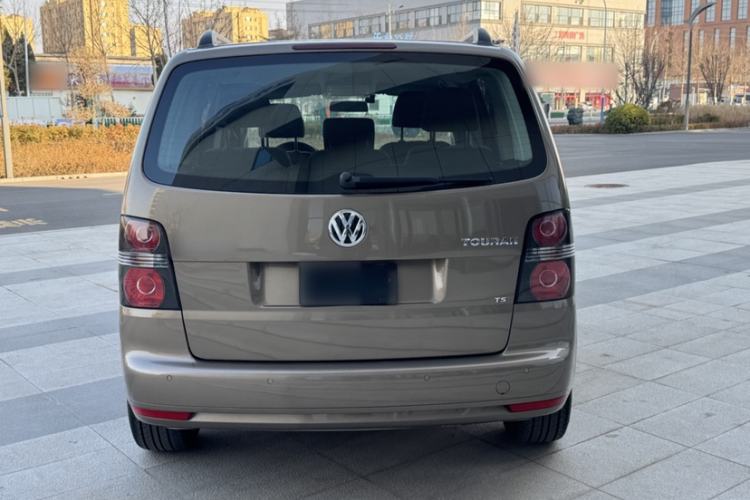 Used Volkswagen Touran 2015 1.4T Manual Fashion Edition 5-Seater Exterior 6