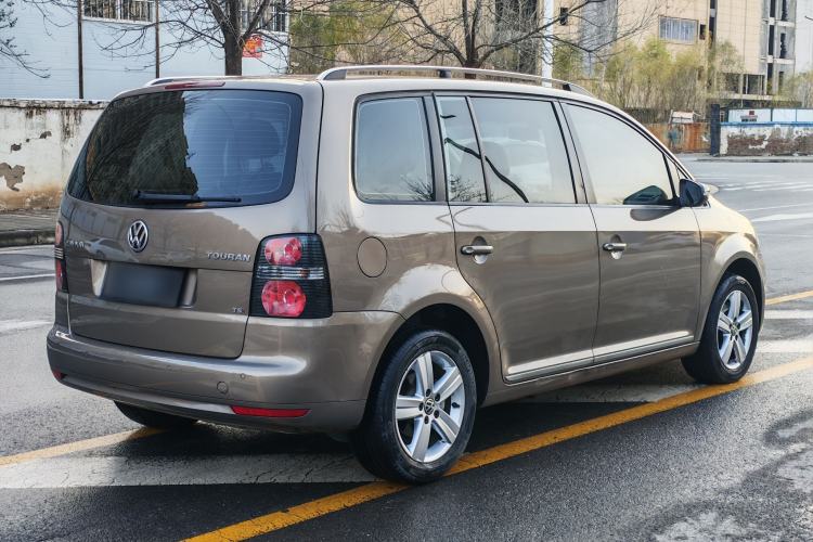 Used Volkswagen Touran 2015 1.4T DSG Comfort Edition 5 Seats Exterior 6