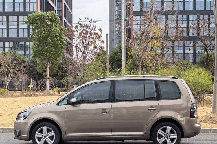 Used Volkswagen Touran 2015 1.4T DSG Comfort Edition 5 Seats Exterior 7