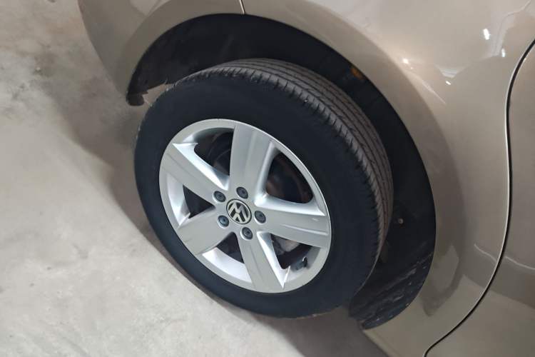 Used Volkswagen Touran 2015 1.4T Manual Comfort Edition 5-Seater Exterior 8