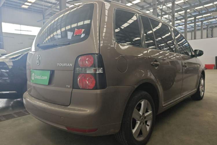 Used Volkswagen Touran 2015 1.4T DSG Comfort Edition 5 Seats Exterior 8