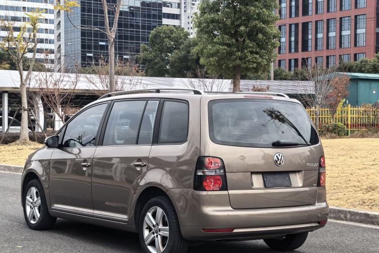 Used Volkswagen Touran 2015 1.4T DSG Comfort Edition 5 Seats Exterior 9