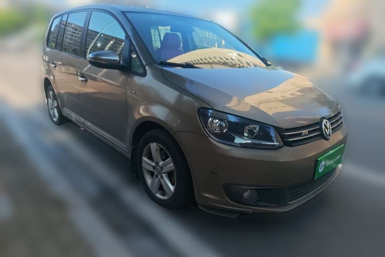Used Volkswagen Touran 2015 1.4T Manual Fashion Edition 5-Seater Front Right 45 Deg