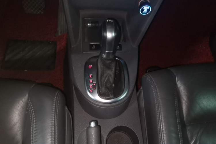Used Volkswagen Touran 2015 1.4T DSG Comfort Edition 5 Seats Gear Lever