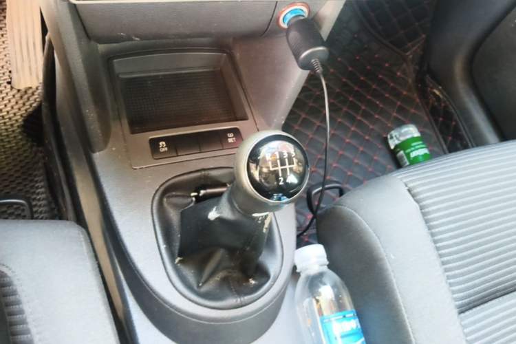 Used Volkswagen Touran 2015 1.4T Manual Fashion Edition 5-Seater Gear Lever
