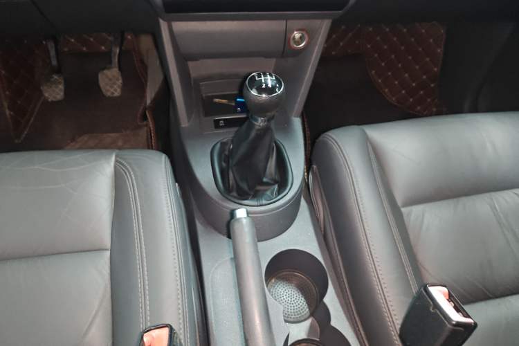 Used Volkswagen Touran 2015 1.4T Manual Comfort Edition 5-Seater Gear Lever