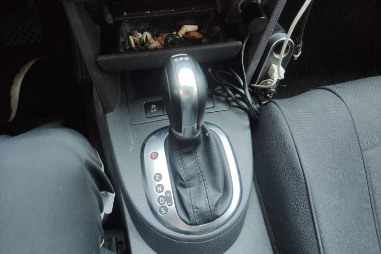 Used Volkswagen Touran 2015 1.4T DSG Comfort Edition 5 Seats Gear Lever