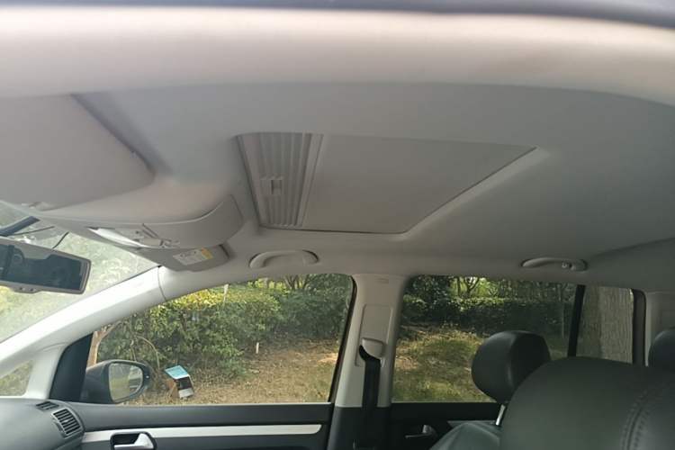 Used Volkswagen Touran 2015 1.4T DSG Comfort Edition 5 Seats Headliner