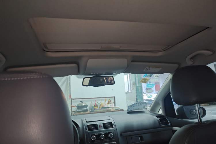 Used Volkswagen Touran 2015 1.4T Manual Comfort Edition 5-Seater Headliner