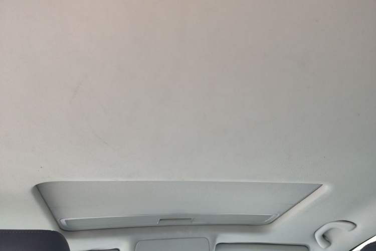Used Volkswagen Touran 2015 1.4T DSG Comfort Edition 5 Seats Headliner