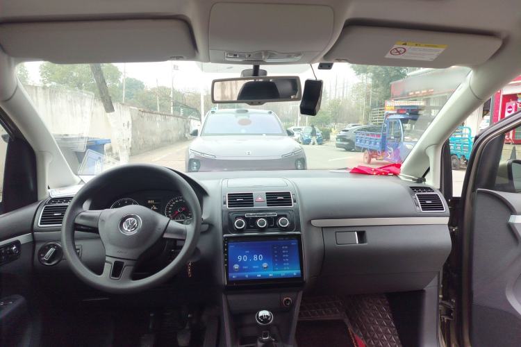 Used Volkswagen Touran 2015 1.4T Manual Comfort Edition 5-Seater Headliner