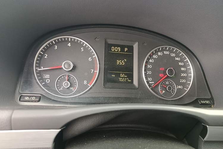 Used Volkswagen Touran 2015 1.4T DSG Comfort Edition 5 Seats Instrument Cluster