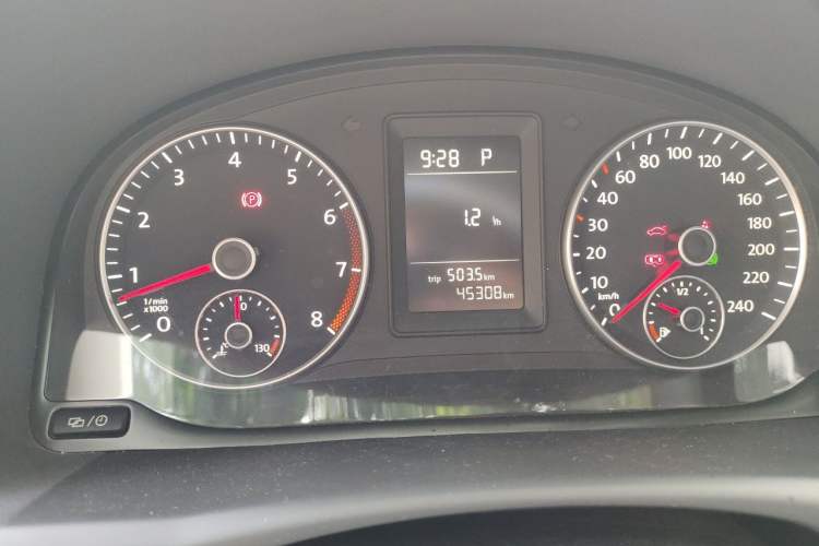 Used Volkswagen Touran 2015 1.4T DSG Comfort Edition 5 Seats Instrument Cluster