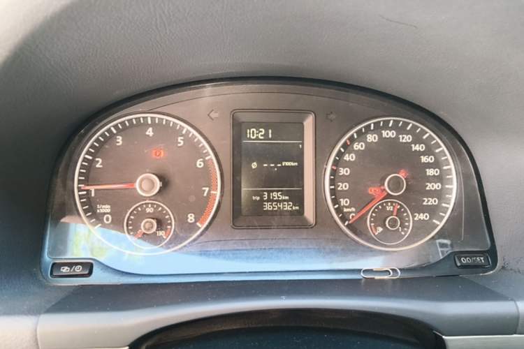 Used Volkswagen Touran 2015 1.4T Manual Fashion Edition 5-Seater Instrument Cluster