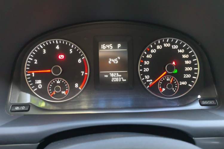 Used Volkswagen Touran 2015 1.4T DSG Comfort Edition 5 Seats Instrument Cluster
