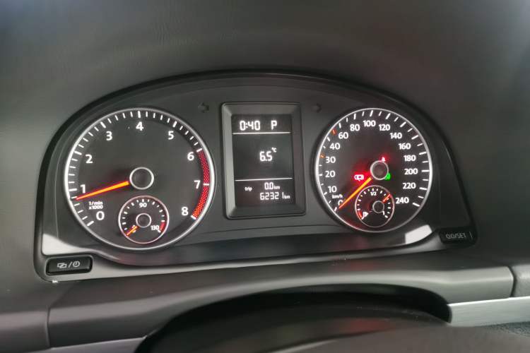 Used Volkswagen Touran 2015 1.4T DSG Comfort Edition 5 Seats Instrument Cluster