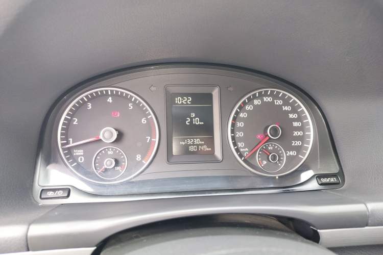 Used Volkswagen Touran 2015 1.4T Manual Comfort Edition 5-Seater Instrument Cluster