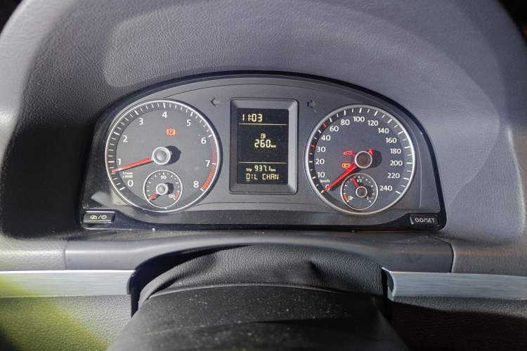 Used Volkswagen Touran 2015 1.4T Manual Fashion Edition 5-Seater Instrument Cluster