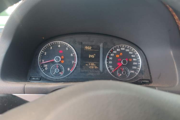 Used Volkswagen Touran 2015 1.4T Manual Fashion Edition 5-Seater Instrument Cluster