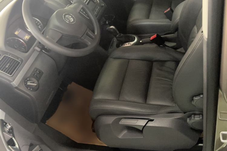 Used Volkswagen Touran 2015 1.4T DSG Comfort Edition 5 Seats Interior 1