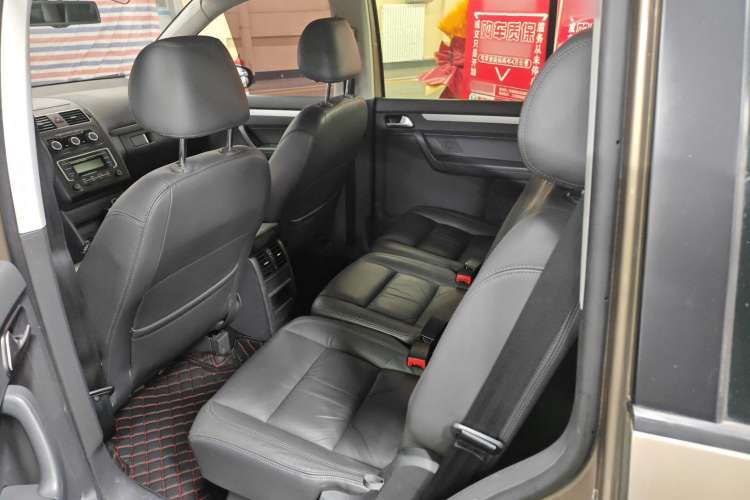 Used Volkswagen Touran 2015 1.4T DSG Comfort Edition 5 Seats Interior 1