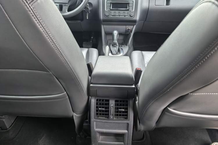 Used Volkswagen Touran 2015 1.4T DSG Comfort Edition 5 Seats Interior 11