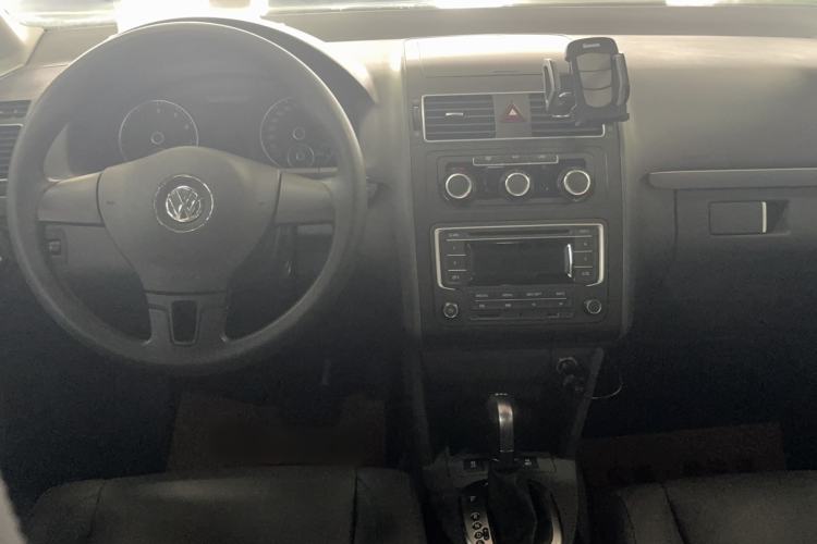 Used Volkswagen Touran 2015 1.4T DSG Comfort Edition 5 Seats Interior 3