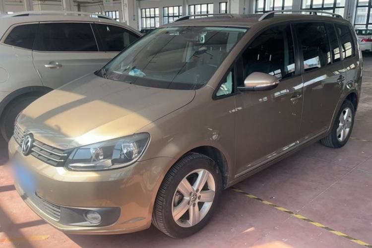 Used Volkswagen Touran 2015 1.4T DSG Comfort Edition 5 Seats Interior 4