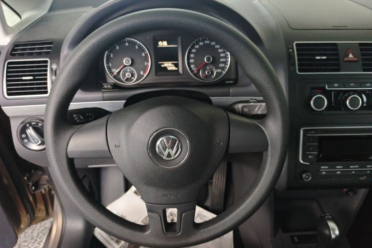 Used Volkswagen Touran 2015 1.4T DSG Comfort Edition 5 Seats Interior 5