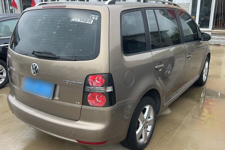 Used Volkswagen Touran 2015 1.4T DSG Comfort Edition 5 Seats Interior 8
