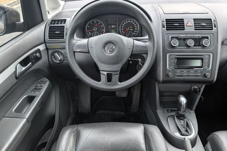 Used Volkswagen Touran 2015 1.4T DSG Comfort Edition 5 Seats Interior 8